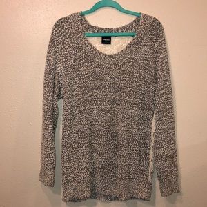 Wallpapher sweater with lace back